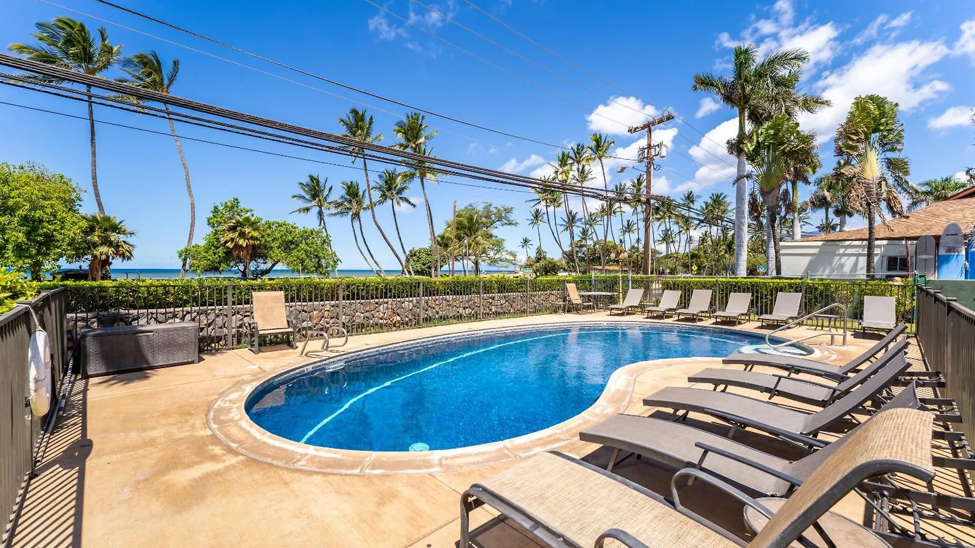 Pineapple Hale - Across From Kalama Beach & Cove Kihei